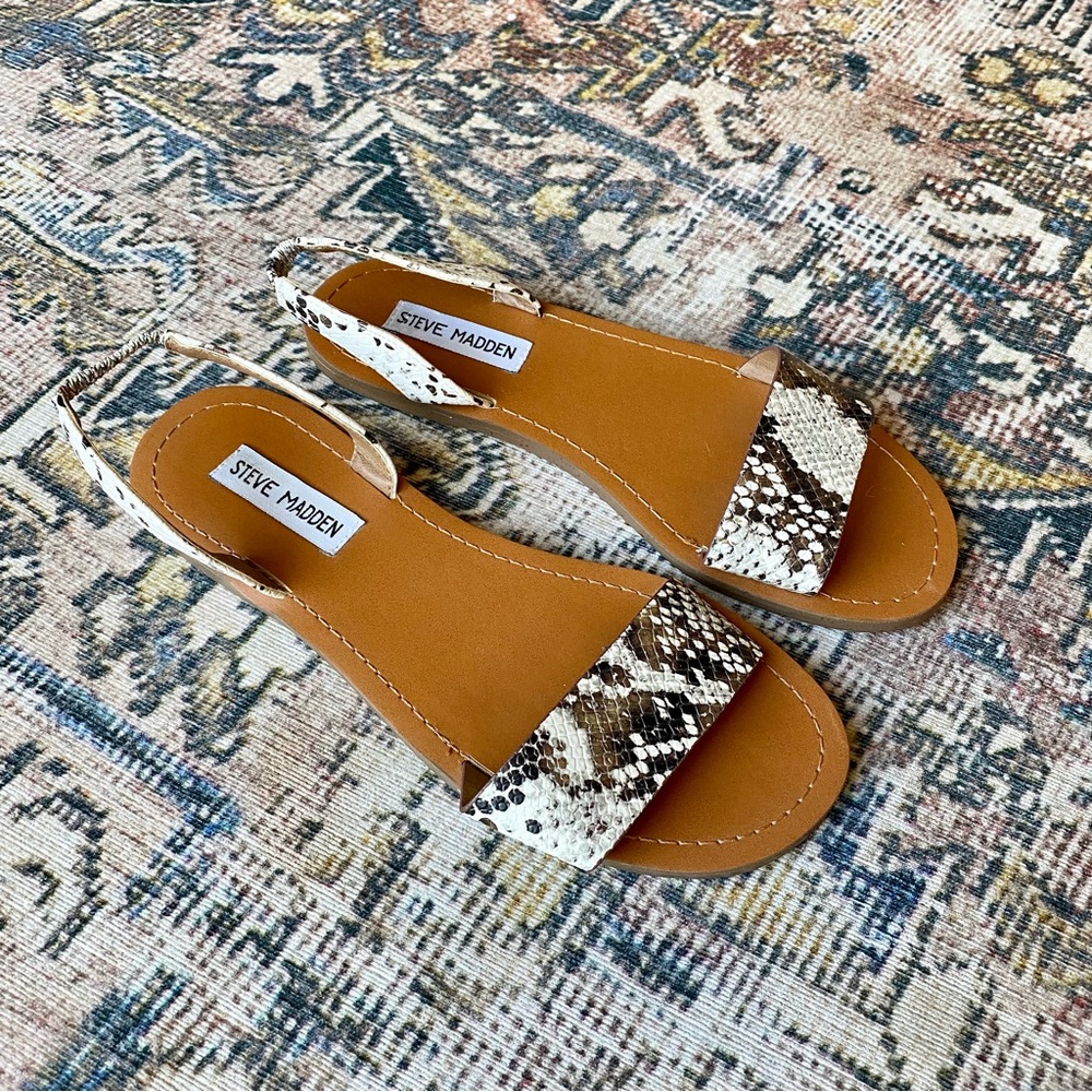 Steve Madden Alina Snakeskin Flat Sandals size 7.5